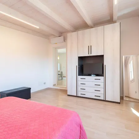 Miquel - Casina Di Campagna *